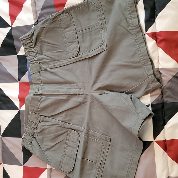 croft & barrow Other - Green cargo shorts